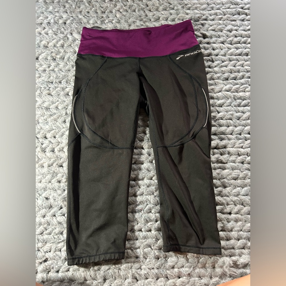Brooks Women's Black and Purple Capris